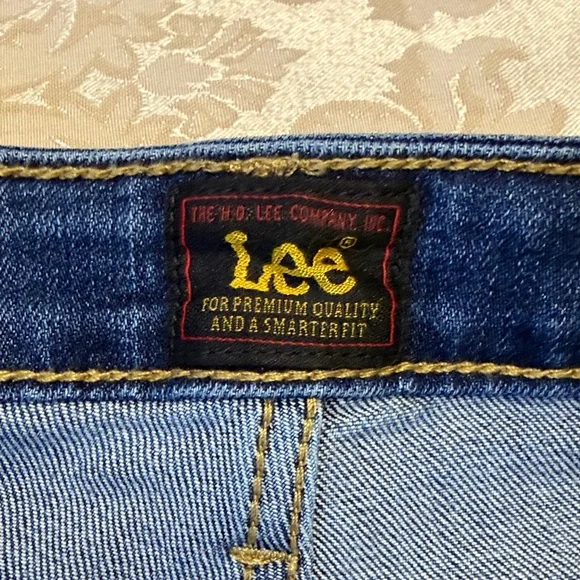 Lee Women's Blue Denim Jeans size 10 medium boot cut 28-1/2” inseam - Picture 2 of 6
